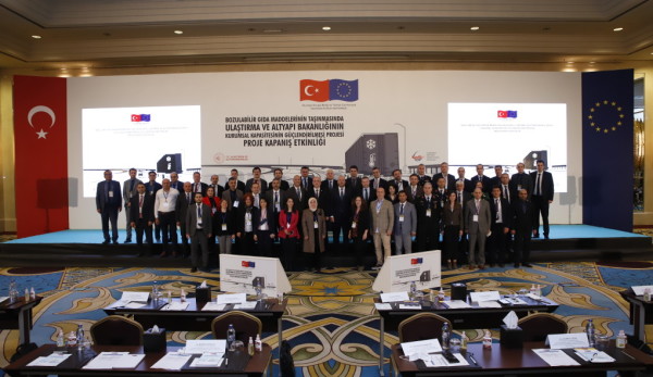 ‘Bozulabilir Gıda Maddelerinin Taşınmasına İlişkin Ulaştırma ve Altyapı Bakanlığı’nın Kurumsal Kapasitenin Güçlendirilmesi’ Projesinin Kapanış Etkinliği Tüm Tarafların Katılımıyla 18 Nisan 2022 tarihinde Ankara’da Gerçekleşti!